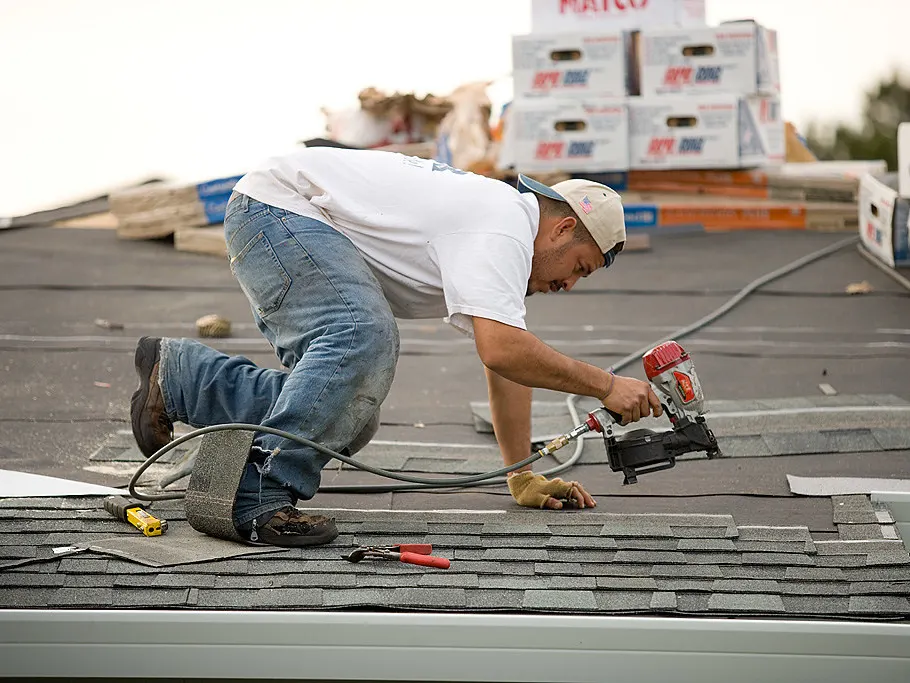 Get the roofing contractors Robbins Roofing