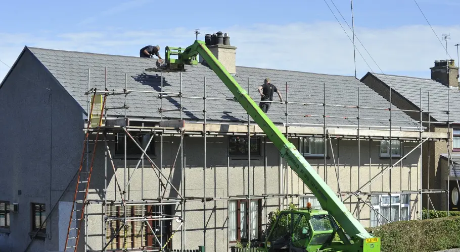 Get a roofing contractor in OKC - Robbins Roofing