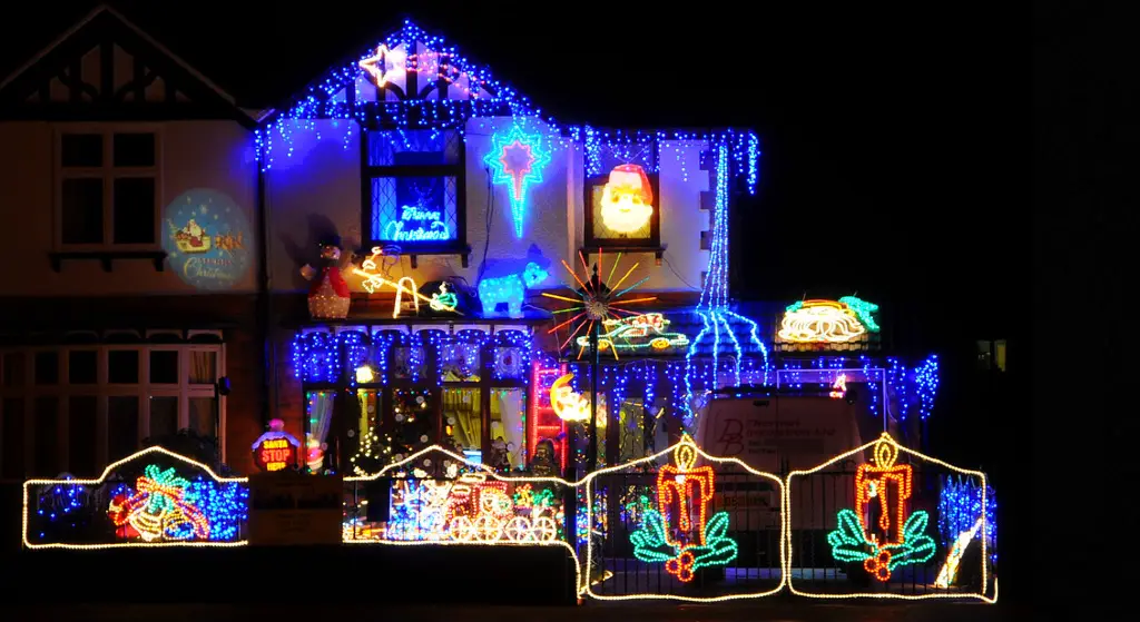 outdoor christmas decor
