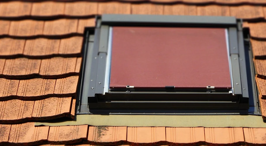 Skylight With Shade