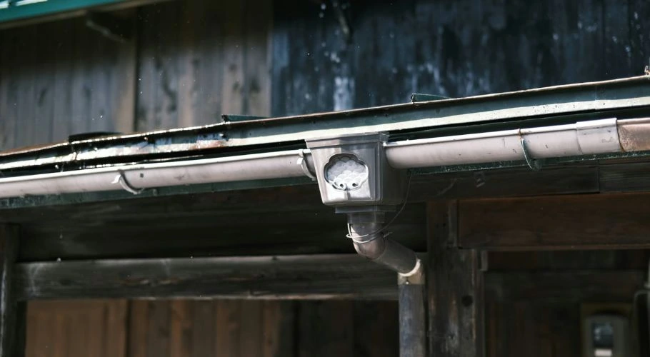 gutter system and downspout