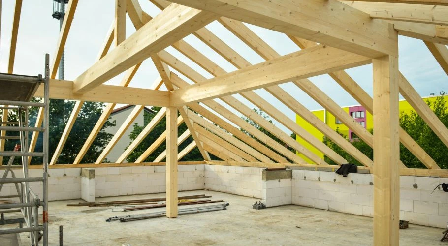 roof under construction